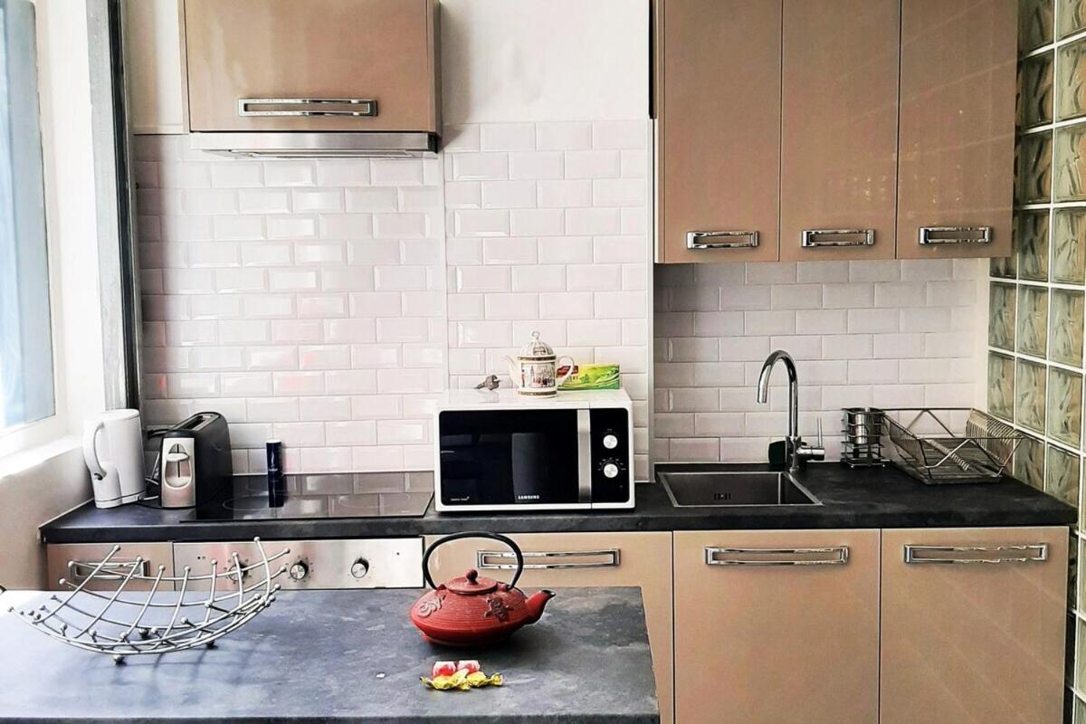 Sweet Apartment In Paris Montmartre Экстерьер фото